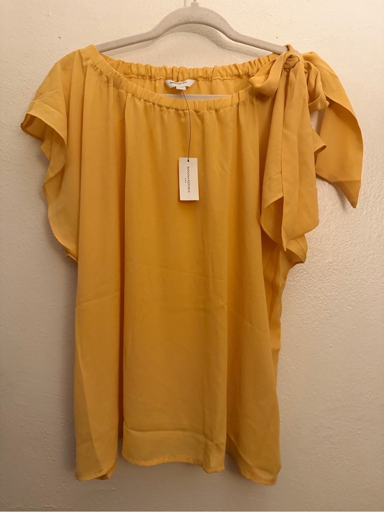 Banana Republic Tops - Banana Republic size L Yellow Off-Shoulder Tie-Sleeve Women’s Top